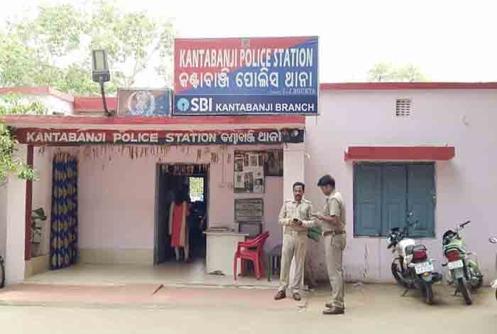 loot-in-Kantabanji-police-station-aria