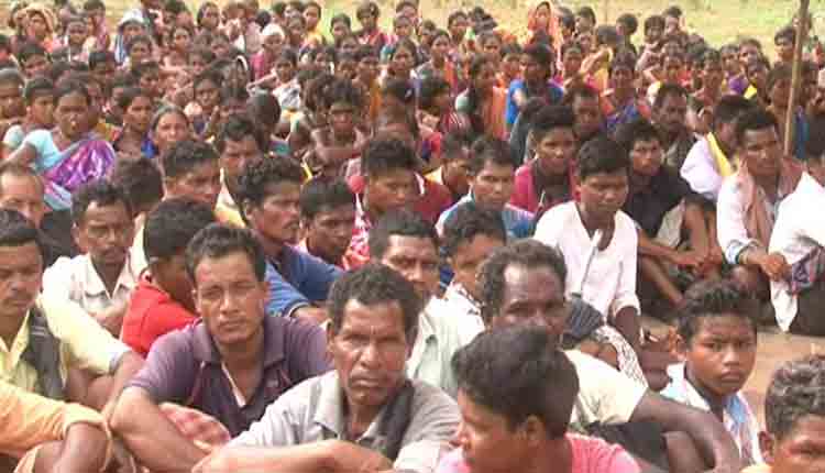 tribal-people-in-naxal-hit-area-in-Malkangiri-unite-and-demand-easy-access-to-govt-subsidies-and-assistance1