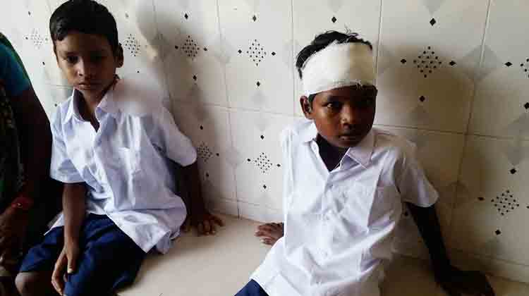 two-student-injure-while-roop-colaps