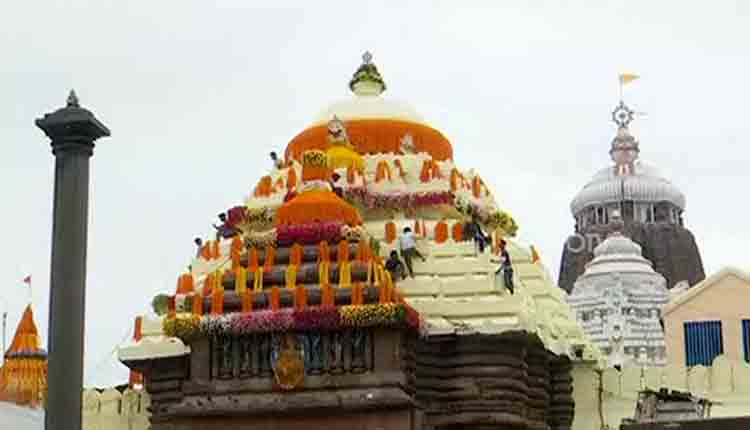 devotees-get-darshan-of-naba-jouban-vesha-of-the-lords-at-puri-jagannath-temple