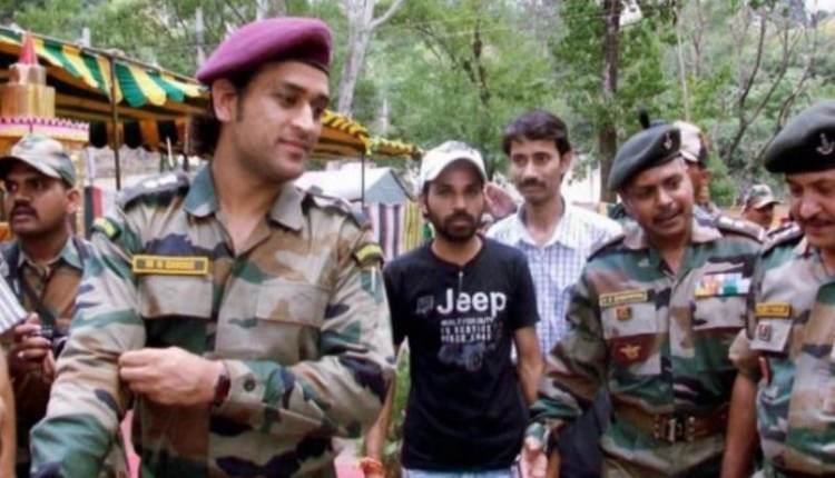 dhoni in army dress