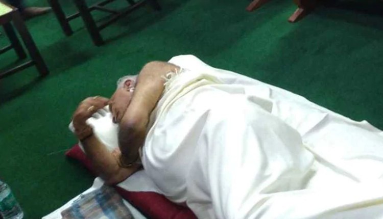 yeddyurappa-sleeping