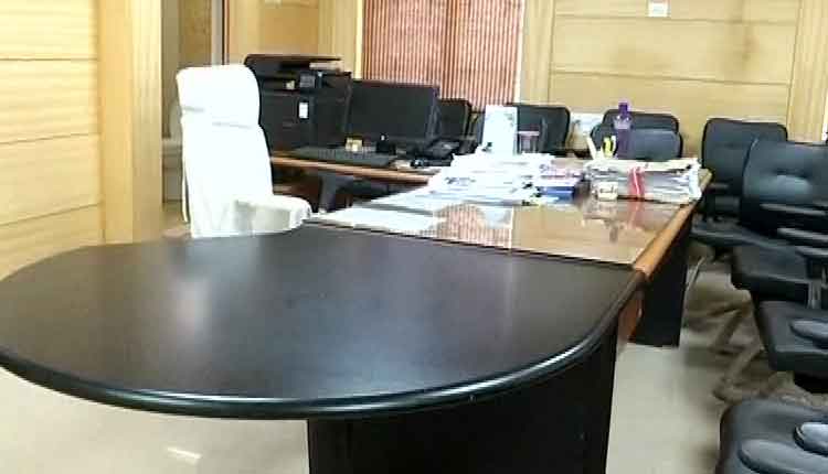 govt-employees-are-not-coming-to-office-in-right-time