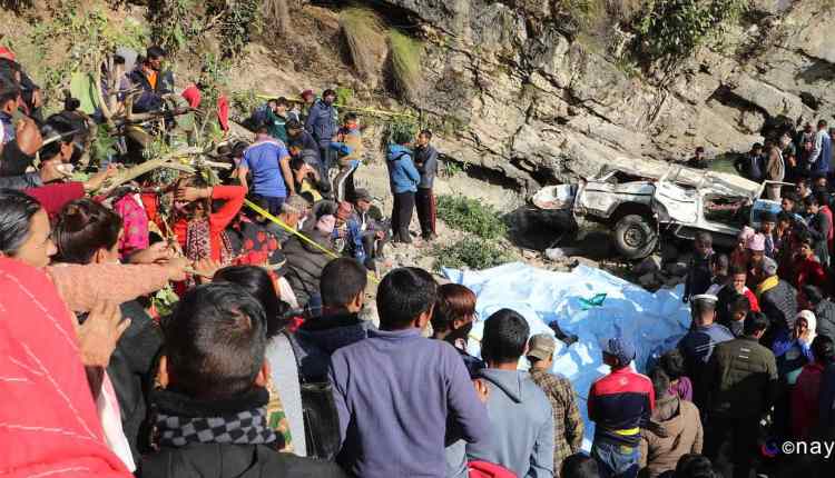 nepal accident 14 people died same family