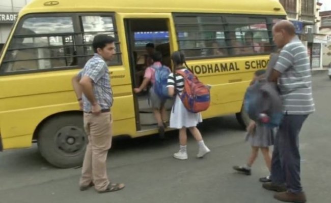 SCHOOL-OPENED-KASHMIR (1)