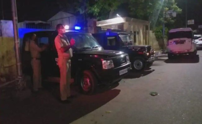 8_policemen_killed_in_kanpur