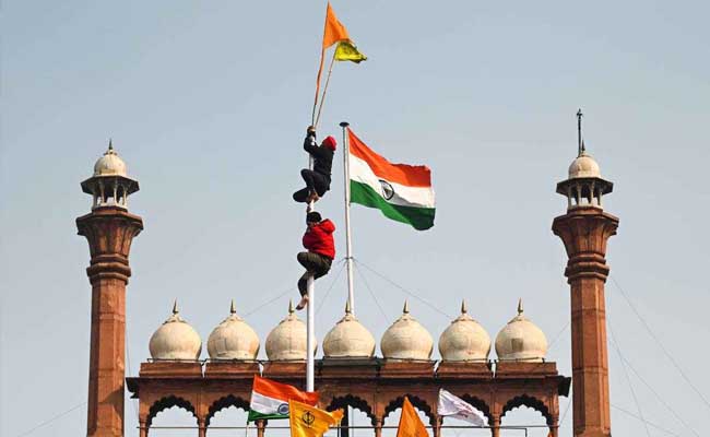 flag host at red fort