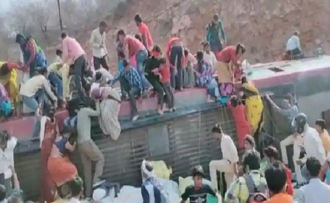 Bus Accident In tikamgarh