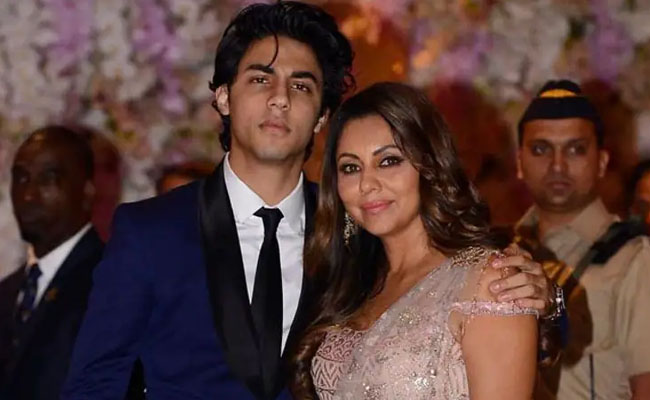 Aryan Khan and gouri khan