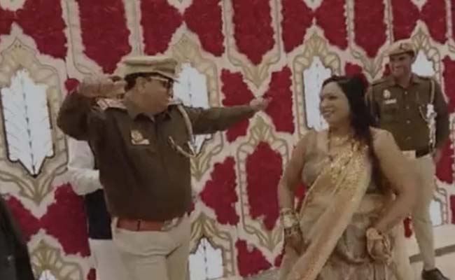 delhi-police-sho-dance